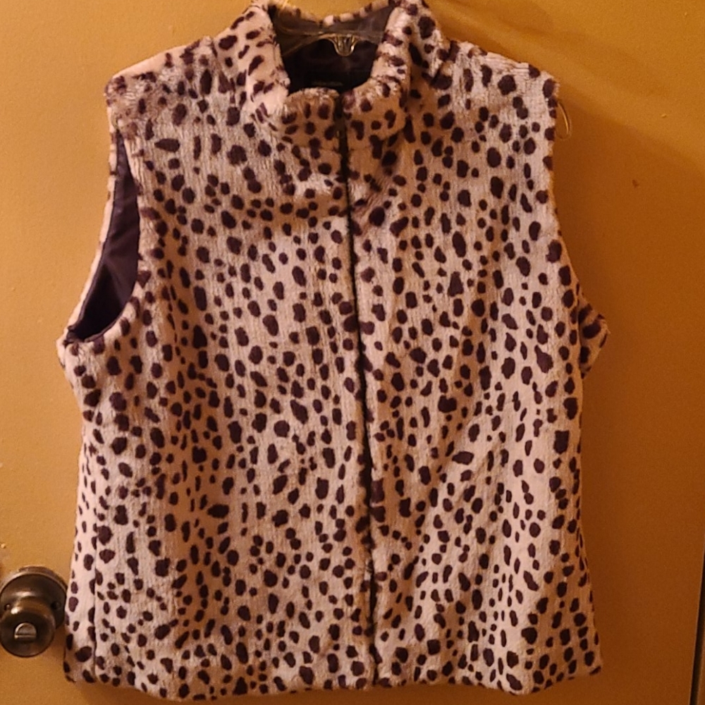 XHILARATION VEST ANIMAL PRINT SIZE MEDIUM